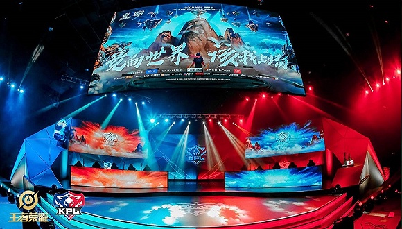 场面比比皆 场面比比皆