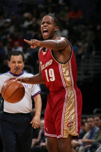 尤其是三分 尤其是三分