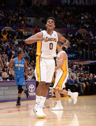 引发连锁反 引发连锁反