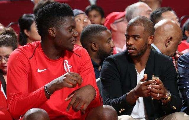 马刺外线防守极其差，说卡斯尔防守好，但是总漏掉三分，遇到好的外线投篮球队，马刺基本上赢不了，除非文班无敌，内线有文班在不用操心，外线还得交易才行。